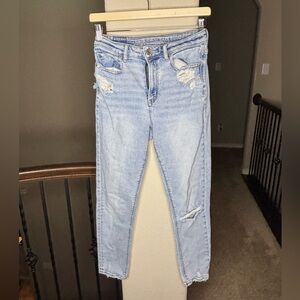 American Eagle Outfitters Light Wash Distressed Mom Jeans Size 2